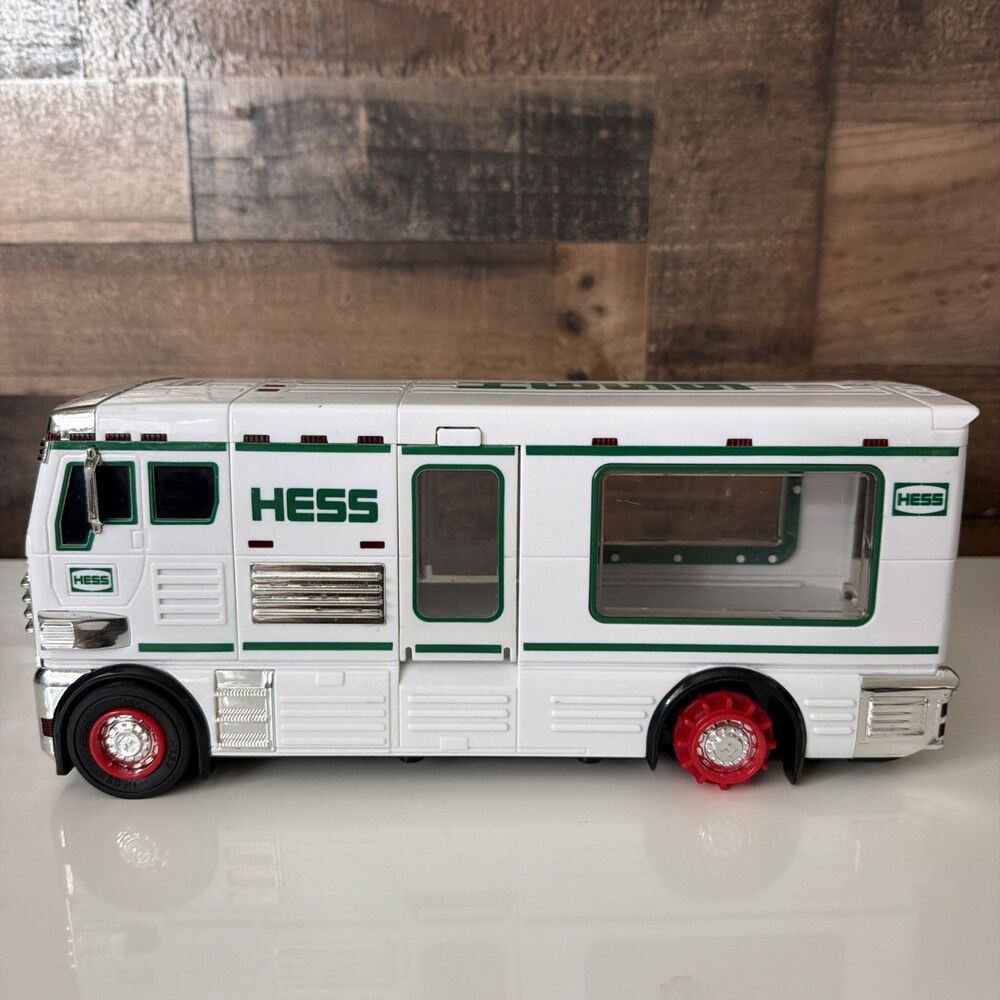 Hess 2018 Toy Truck RV Truck (Batteries Not Included”